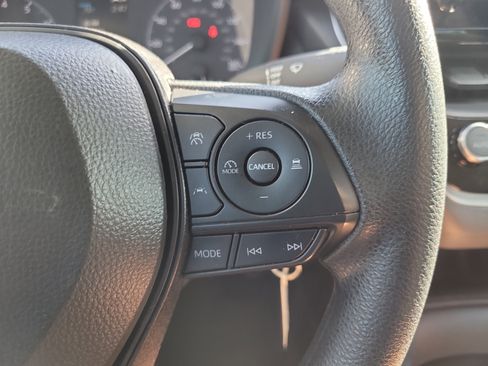 Certified 2025 Toyota Corolla LE image 27