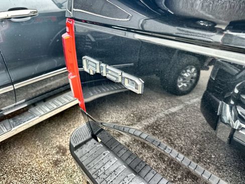 Used 2015 Ford F150 Lariat w/ Equipment Group 501A Mid AWD/4WD image 9