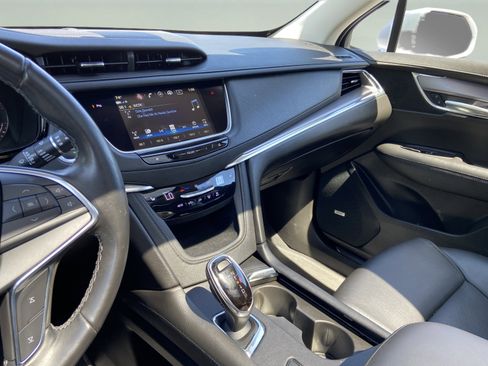 Used 2019 Cadillac XT5 Luxury w/ LPO, Black Ice Package image 13
