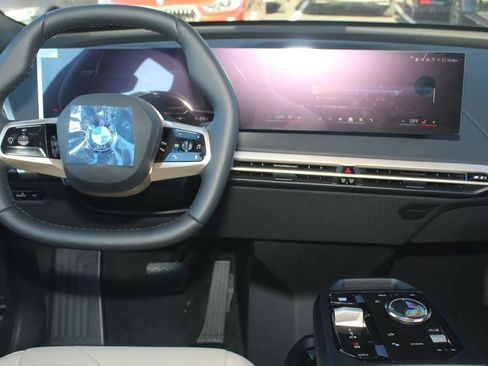 New 2026 BMW iX xDrive45 w/ Premium Package image 17