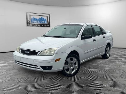 Used 2007 Ford Focus SES image 2