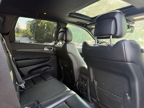Used 2019 Jeep Grand Cherokee Limited AWD/4WD image 27
