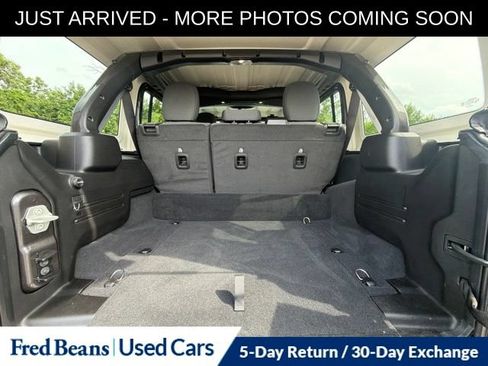 Used 2024 Jeep Wrangler Unlimited AWD/4WD image 14