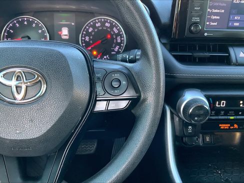 Used 2021 Toyota RAV4 XLE FWD image 24