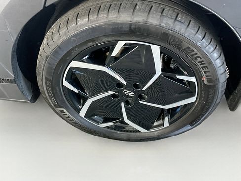 Used 2024 Hyundai Ioniq 5 SEL image 11