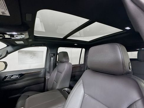 New 2026 Chevrolet Suburban Z71 w/ Comfort Package AWD/4WD image 24