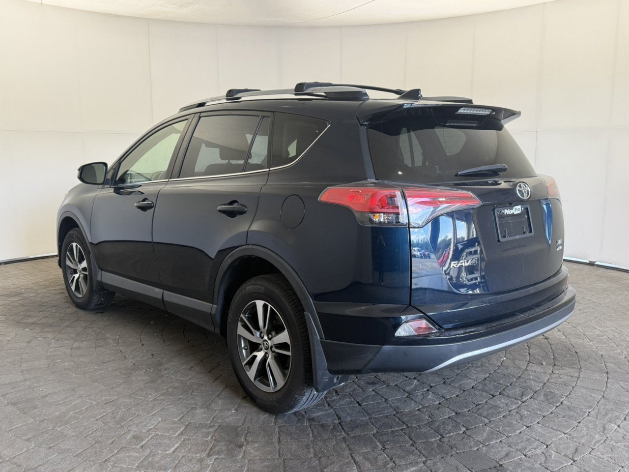 Used 2018 Toyota RAV4 XLE w/ Plus Extra Value Package AWD/4WD image 5