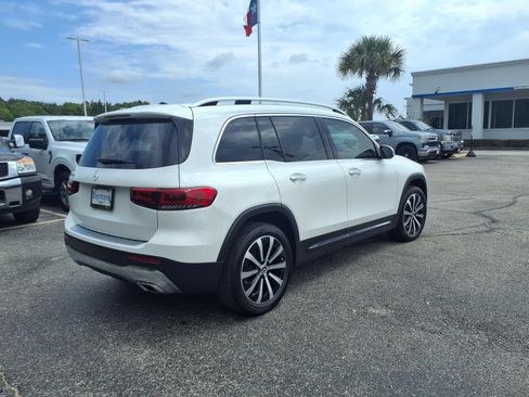 Used 2023 Mercedes-Benz GLB 250 image 2