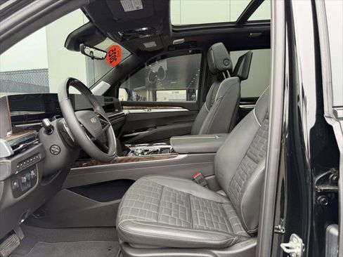 Used 2025 Cadillac Escalade ESV Sport Platinum AWD/4WD image 21