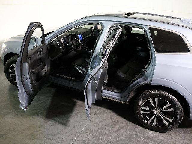 Used 2023 Volvo XC60 B5 Core AWD/4WD image 5