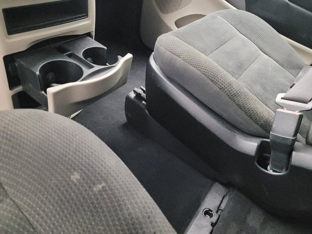 Used 2019 Dodge Grand Caravan SE FWD image 26