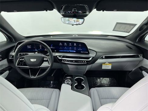 Used 2026 Cadillac Lyriq Premium Luxury image 21
