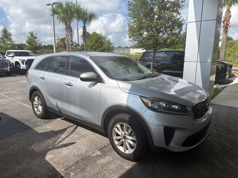 Used 2020 Kia Sorento L FWD image 2
