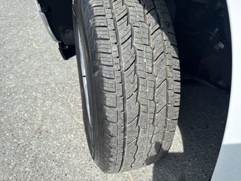 Used 2025 Chevrolet Silverado 1500 LT image 32