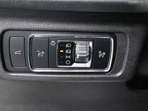 Used 2024 Lincoln Corsair FWD w/ Equipment Group 101A image 23