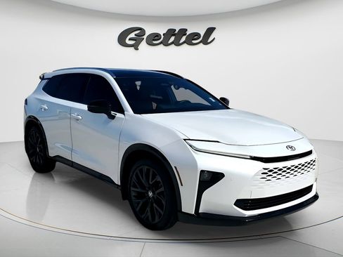 Certified 2025 Toyota Crown Signia w/ Advanced Technology Package image 3