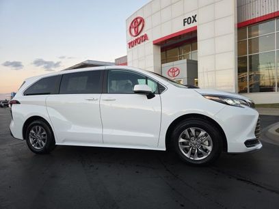 Used 2025 Toyota Sienna LE