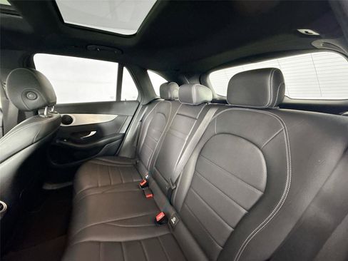 Used 2021 Mercedes-Benz GLC 300 image 30