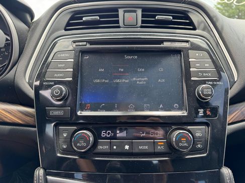 Used 2016 Nissan Maxima Platinum w/ Interior Lighting Package FWD image 29