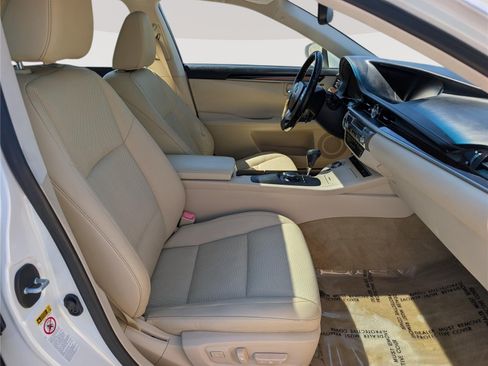 Used 2015 Lexus ES 350 w/ Premium Package FWD image 11