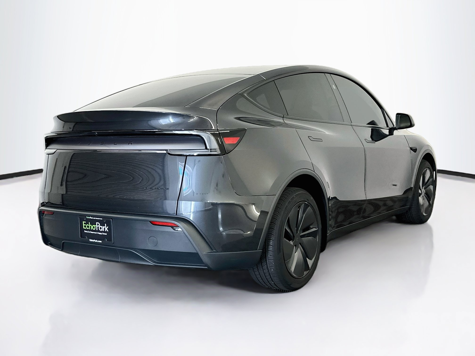 Used 2026 Tesla Model Y AWD image 9