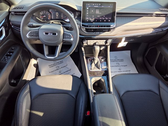 Used 2026 Jeep Compass Latitude AWD/4WD image 9