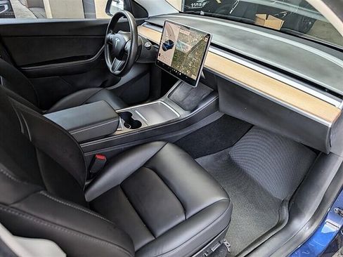 Used 2021 Tesla Model Y Long Range AWD/4WD image 4