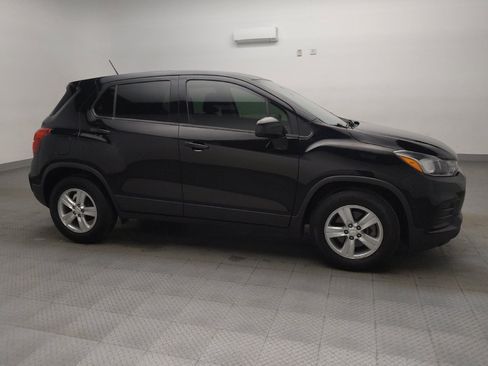 Used 2020 Chevrolet Trax LS w/ Tint and Cruise Package image 11
