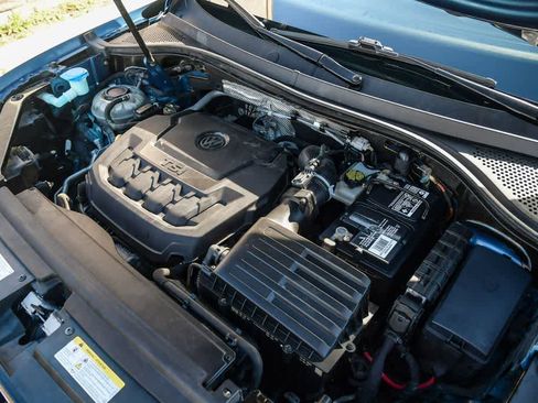 Used 2020 Volkswagen Tiguan SE image 28