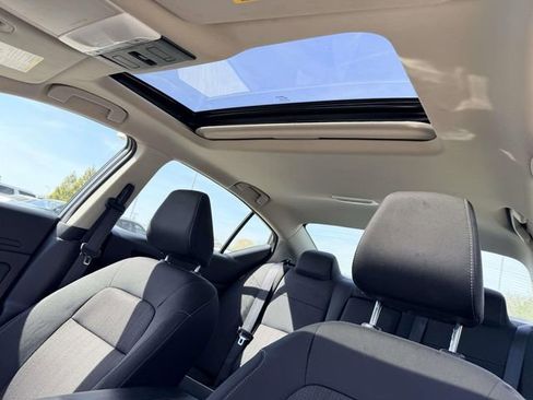 Used 2024 Nissan Altima 2.5 SV w/ SV Premium Package image 19