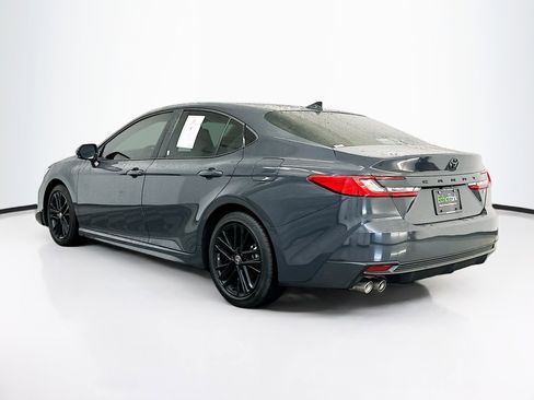 Used 2025 Toyota Camry SE w/ Convenience Package FWD image 5