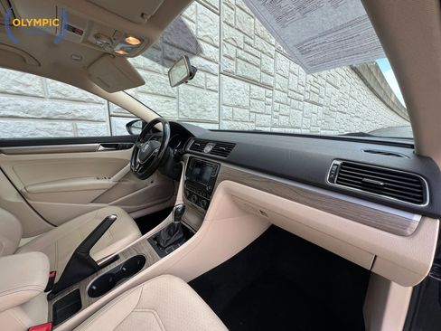 Used 2017 Volkswagen Passat 1.8T SE image 22