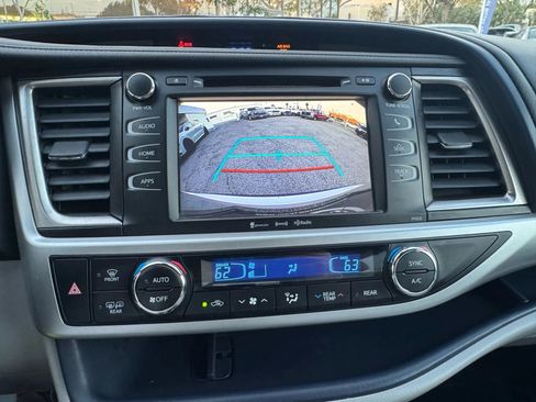 Used 2018 Toyota Highlander Plus image 14