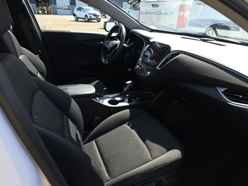 Used 2022 Chevrolet Malibu LT image 8