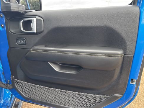 Used 2024 Jeep Wrangler Sahara w/ Technology Group image 28