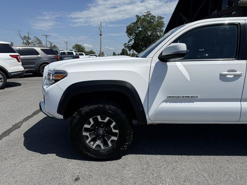 Used 2021 Toyota Tacoma TRD Off-Road RWD image 29