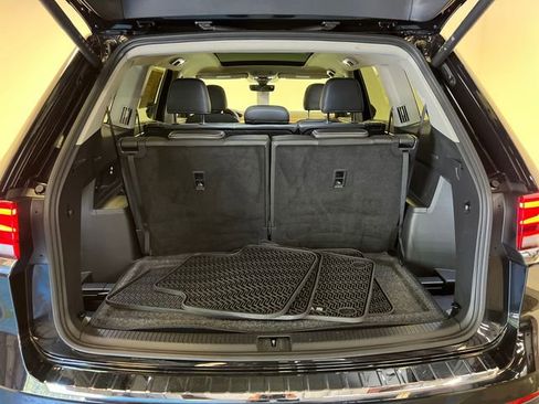 Certified 2025 Volkswagen Atlas SE FWD image 5