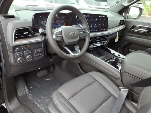 New 2026 Chevrolet Suburban Z71 w/ Z71 Off-Road Package AWD/4WD image 5