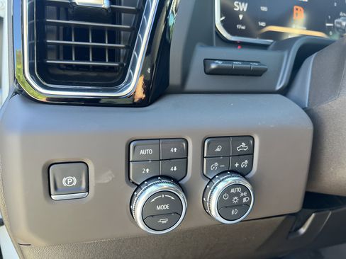 New 2026 GMC Sierra 2500 Denali w/ Denali Reserve Package image 38