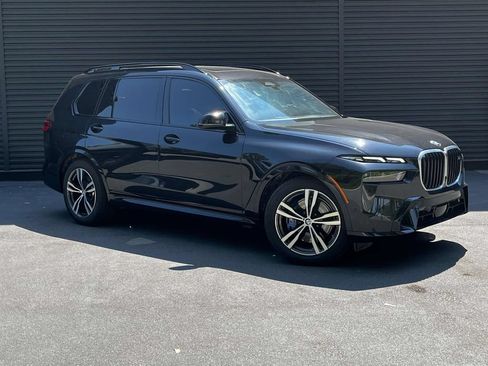 Used 2025 BMW X7 M60i w/ Climate Comfort Package AWD/4WD image 7