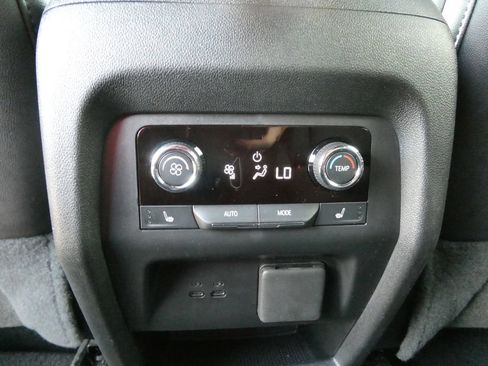 Certified 2025 Chevrolet Traverse RS FWD image 23