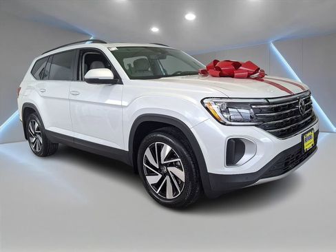 New 2026 Volkswagen Atlas SE image 2