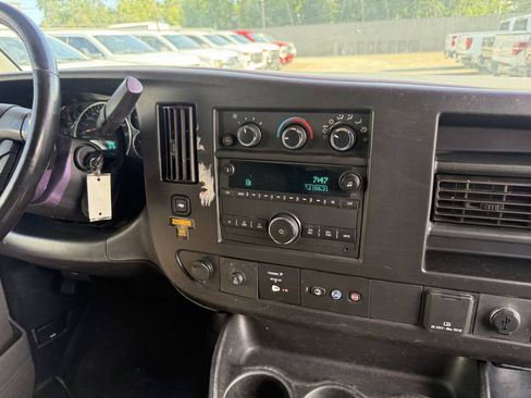 Used 2020 Chevrolet Express 2500 w/ Driver Convenience Package RWD image 16