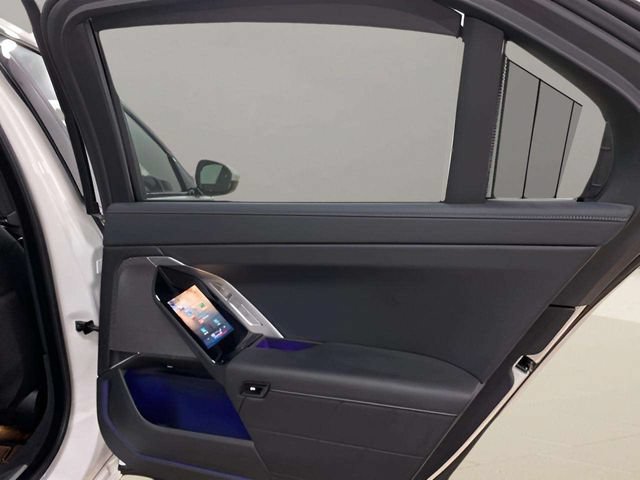 Used 2026 BMW 740i RWD image 73