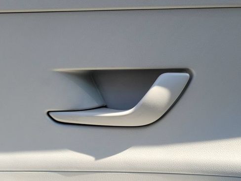 Used 2025 Hyundai Kona SEL FWD image 14