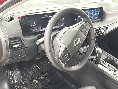 Used 2026 Nissan Sentra SV w/ SV Convenience Package FWD image 33