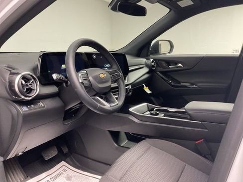 New 2026 Chevrolet Equinox LT w/ LPO, Floor Liner Package FWD image 11