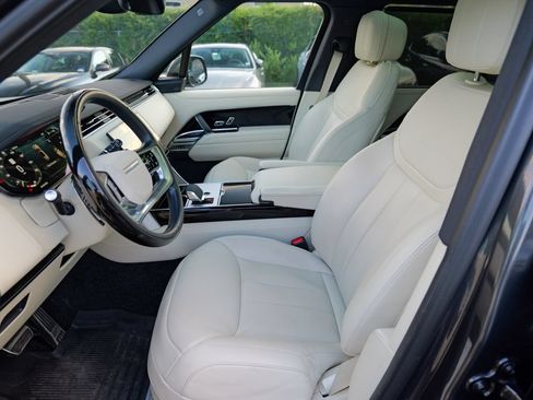 Used 2025 Land Rover Range Rover Long Wheelbase SE AWD/4WD image 21