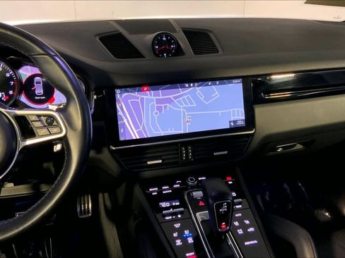 Used 2021 Porsche Cayenne S image 16