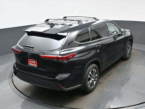 Used 2022 Toyota Highlander XLE image 40